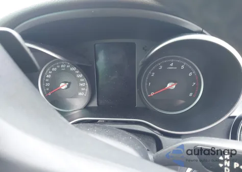 2015 Mercedes-Benz C 300 4Matic z USA, uszkodzony, nr VIN 55SWF4KB9FU093303